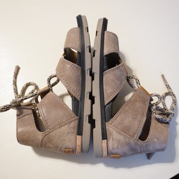Sorel Topeda Lace Sandal - Picture 9 of 10
